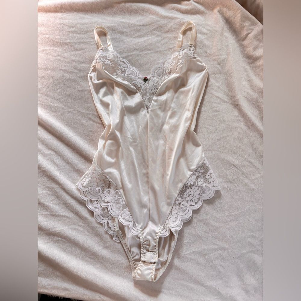 Vintage 70s Cream Lace Teddy